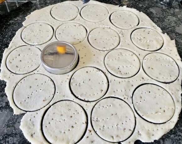 Give shape with the help of biscuit cutter/container lid (of any dabba) 