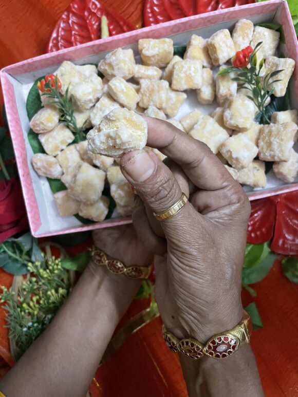 Sugar/Jeggary Coated Sakkarpare (Khurma)