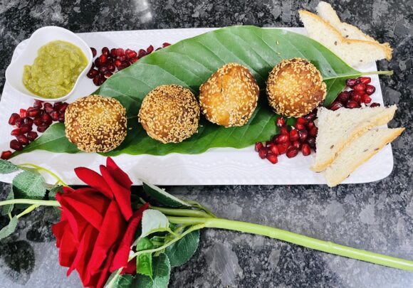 Bread Roll (Coated with Sesame Seed)
