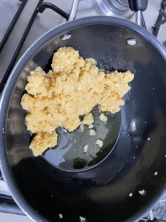 After 4-5 minutes its colour starts to change