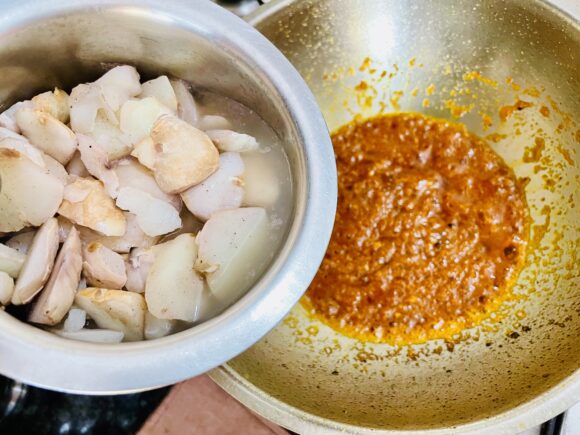 Add boiled Singhara