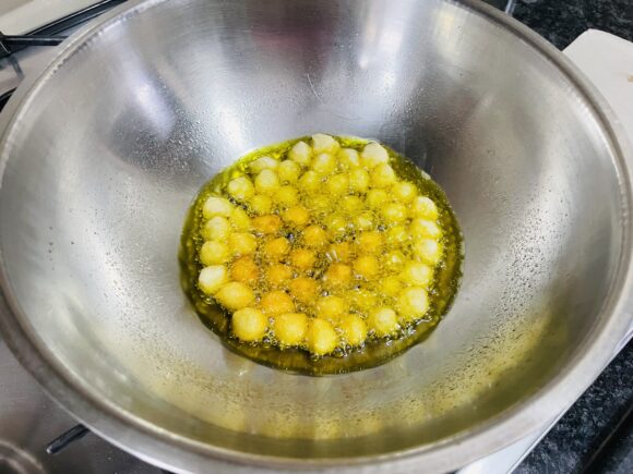 Deep fry the ball/vada on medium flame