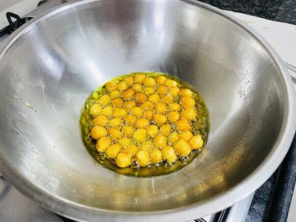 Deep fry the ball/vada on medium flame