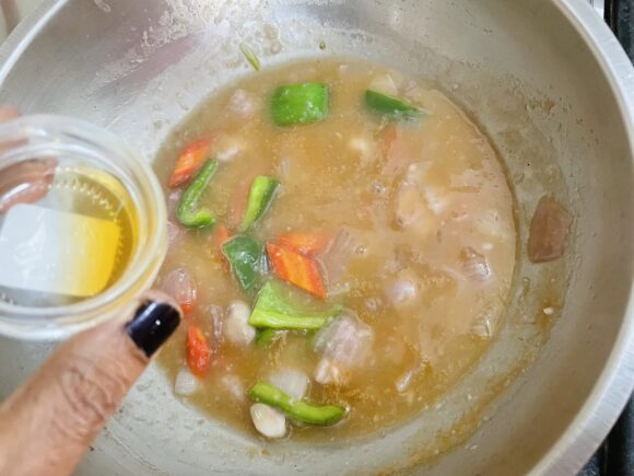 add vinegar and black pepper powder