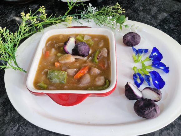 Water Chestnut (Kachche Singhara) Curry (Japanese Cuisine)