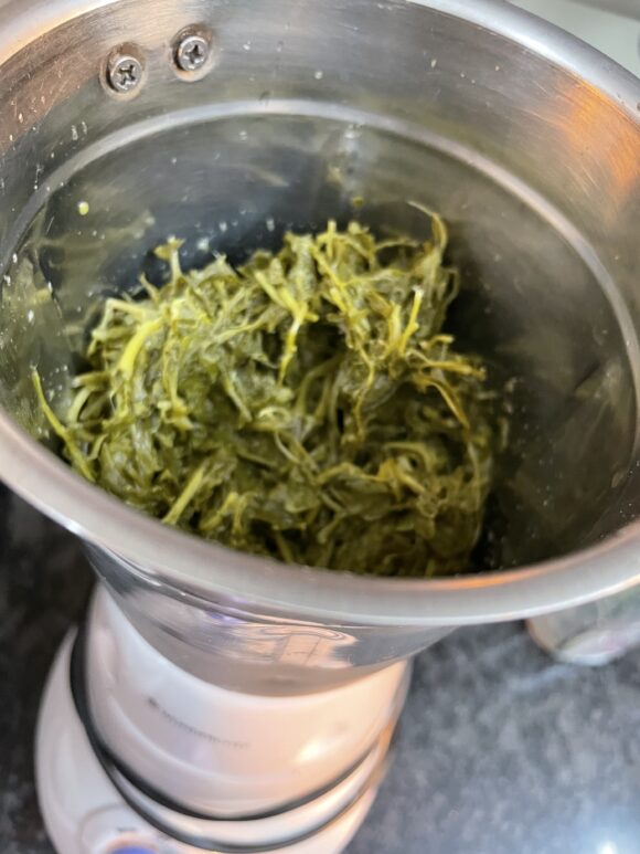 Pulverize this with wooden roller or hand blender to make paste