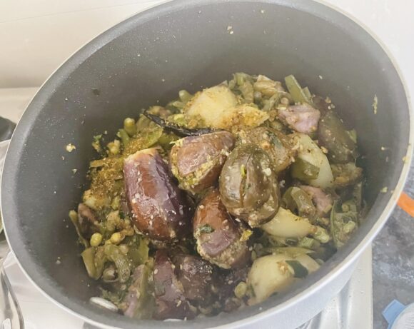 Make the next layer of fried eggplant and potatoes