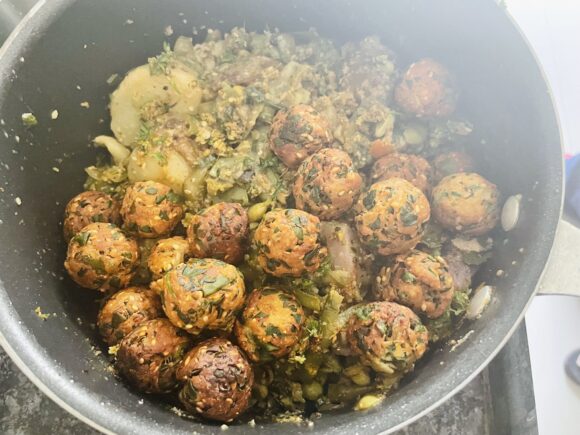 Add a layer of methy muthiya