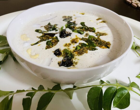 Yummy  "Kaju- Nariyal Chutney (Cashew Nut- Fresh Coconut Dip)" is ready to be served.