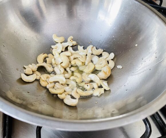 fried cashew Nuts