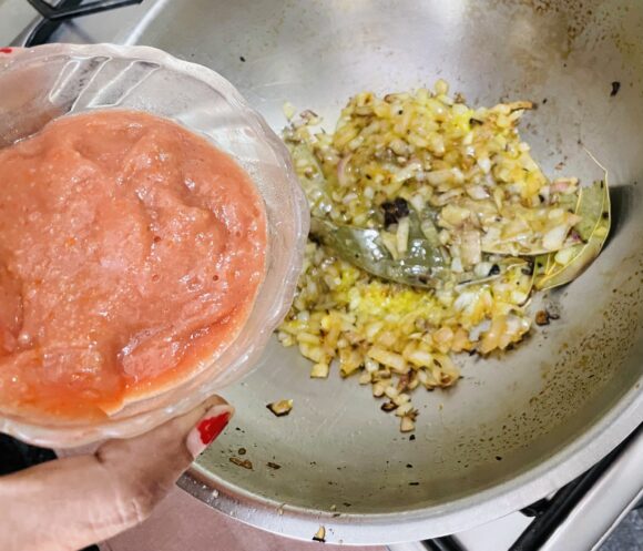 add ground tomato paste and ginger, garlic and chilli paste