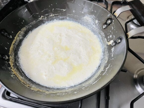 this provide the signature texture of Rabri